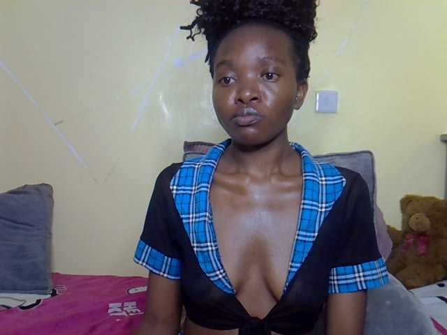 Eboniana live cam on BongaCams