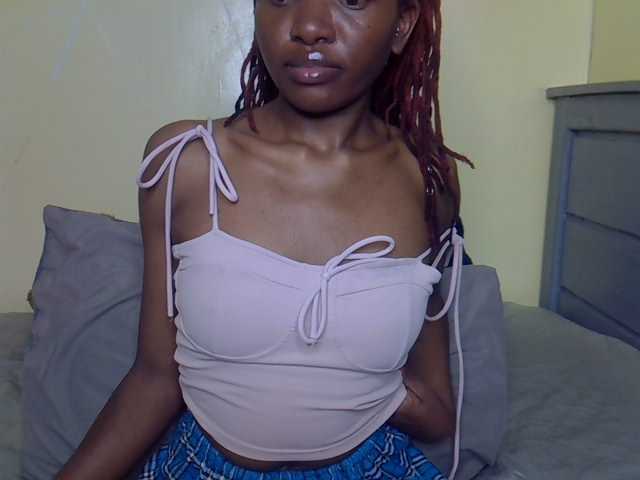 Eboniana live cam on BongaCams