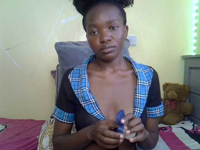 Eboniana live cam on BongaCams