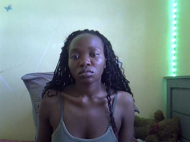 Eboniana live cam on BongaCams