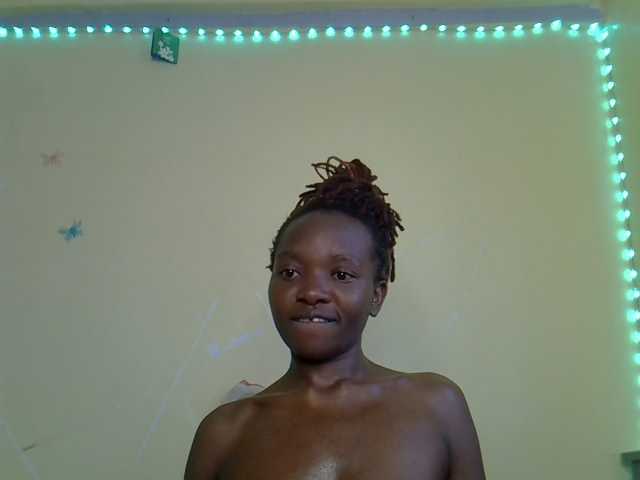 Eboniana live cam on BongaCams