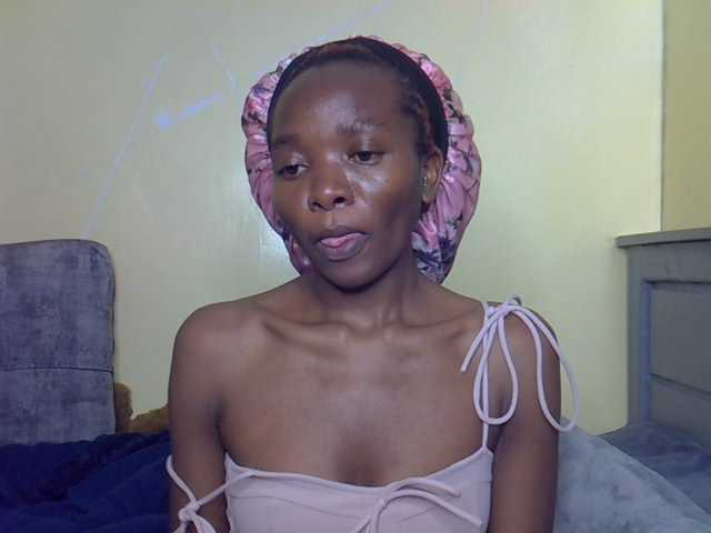 Eboniana live cam on BongaCams