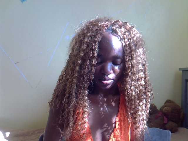 Eboniana live cam on BongaCams