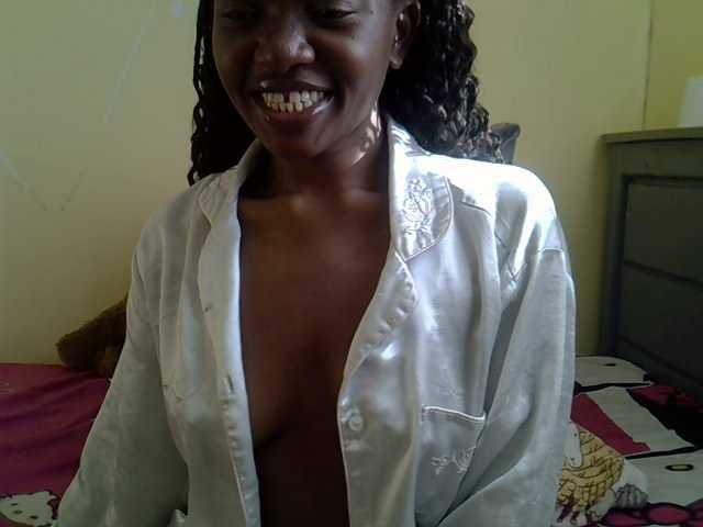 Eboniana live cam on BongaCams