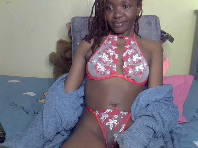 Eboniana live cam on BongaCams