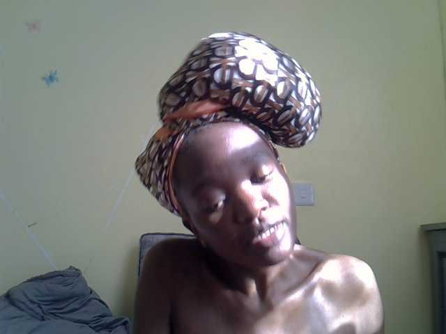 Eboniana live cam on BongaCams
