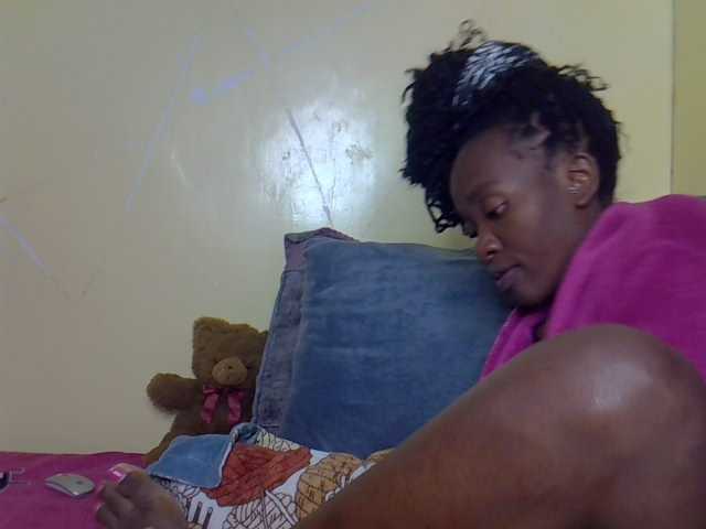 Eboniana live cam on BongaCams