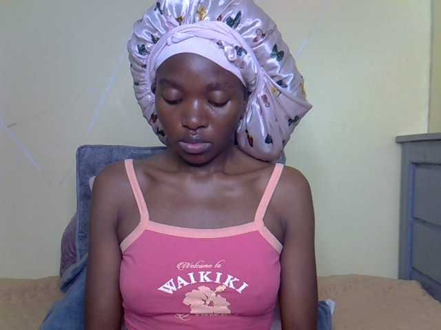 Eboniana live cam on BongaCams