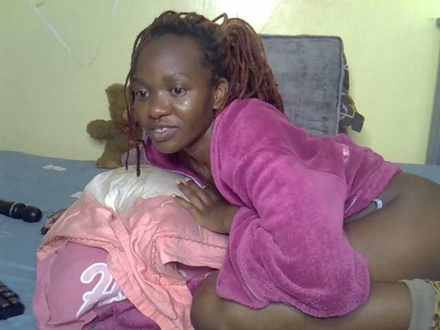 Eboniana live cam on BongaCams