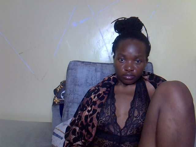 Eboniana live cam on BongaCams