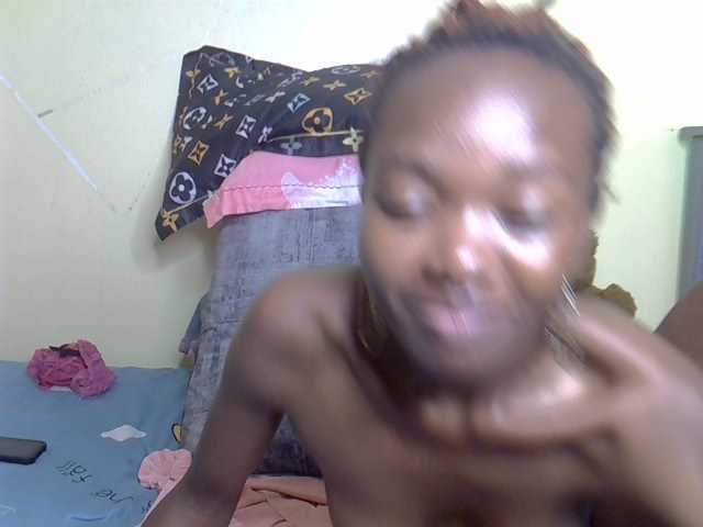 Eboniana live cam on BongaCams