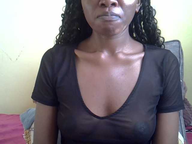 Eboniana live cam on BongaCams