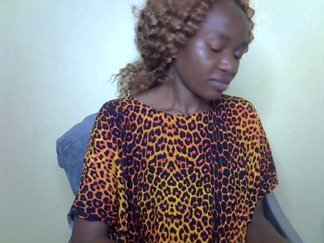 Eboniana live cam on BongaCams