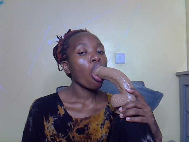 Eboniana live cam on BongaCams