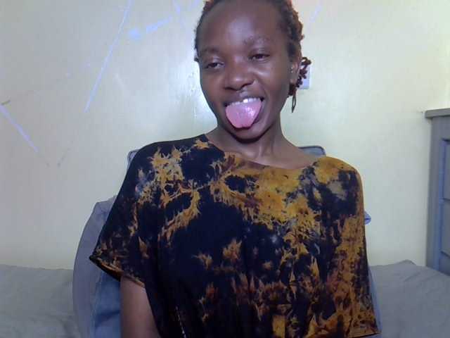 Eboniana live cam on BongaCams