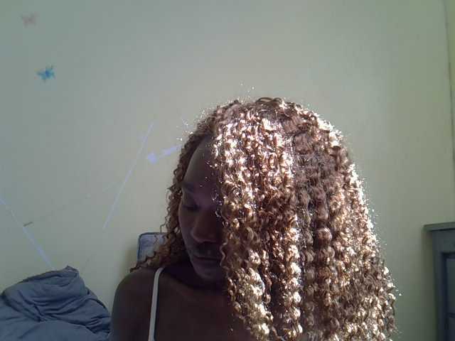 Eboniana, live now on BongaCams