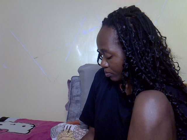 Eboniana live cam on BongaCams