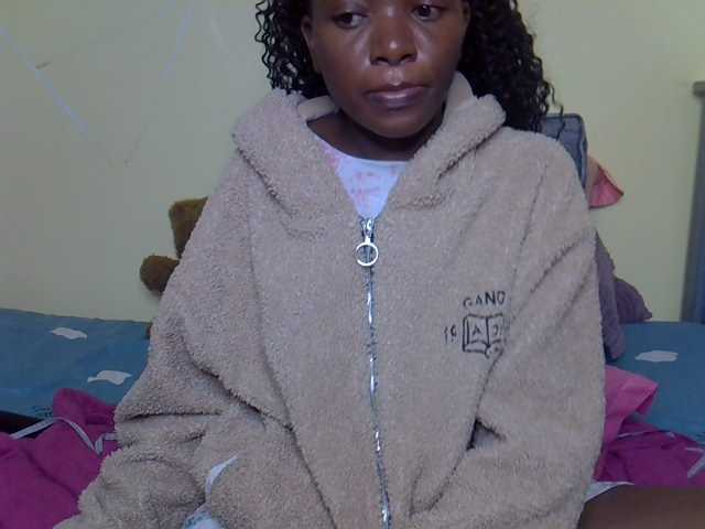 Eboniana live cam on BongaCams