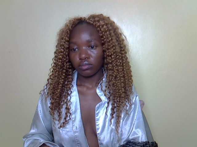 Eboniana live cam on BongaCams