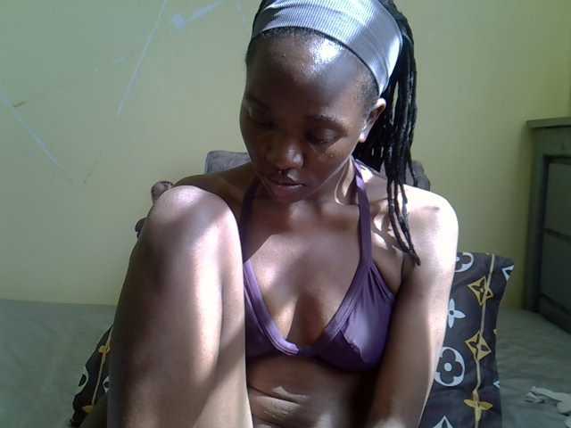 Eboniana live cam on BongaCams