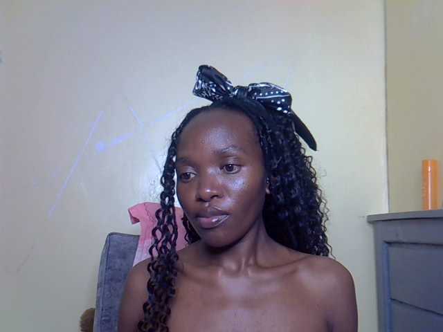 Eboniana live cam on BongaCams