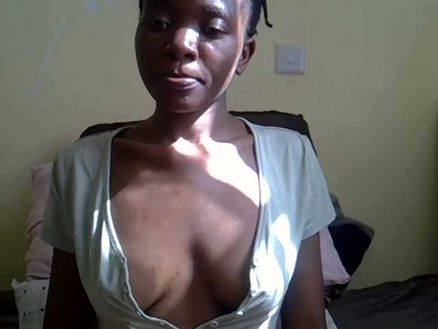 Eboniana live cam on BongaCams