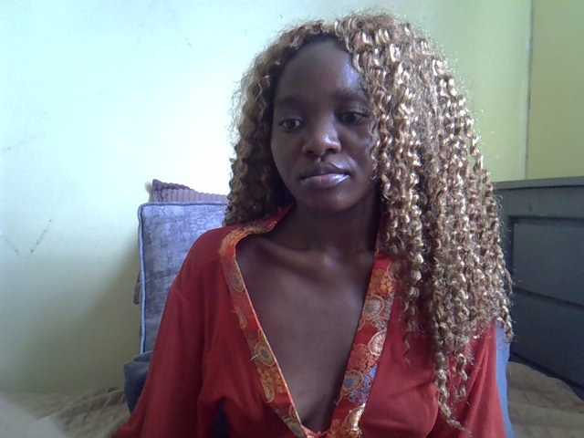 Eboniana live cam on BongaCams