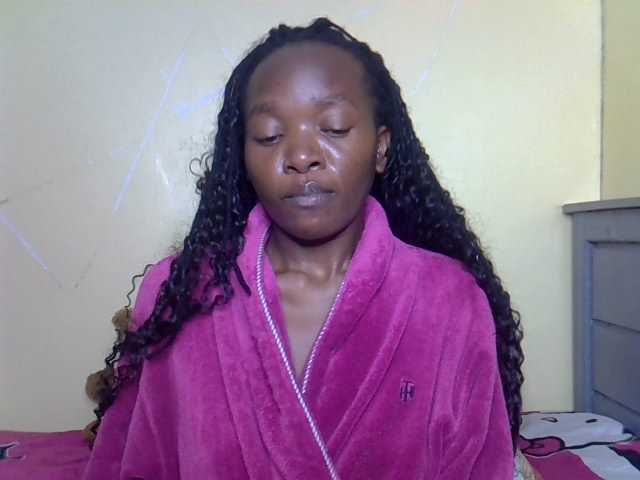 Eboniana live cam on BongaCams