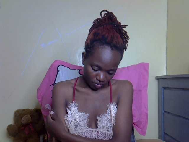Eboniana live cam on BongaCams