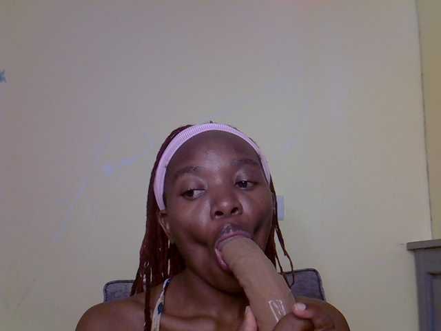 Eboniana live cam on BongaCams