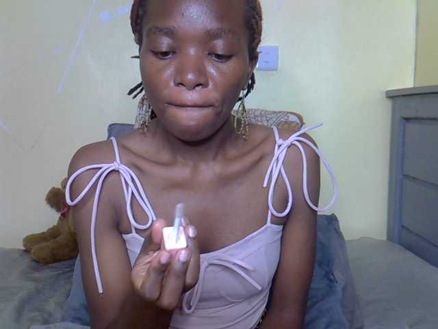 Eboniana live cam on BongaCams