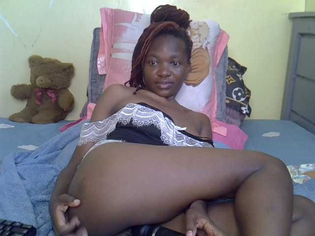 Eboniana live cam on BongaCams