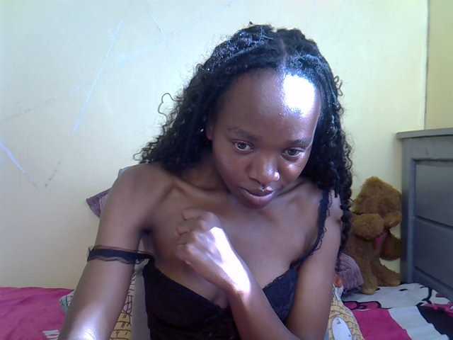Eboniana live cam on BongaCams