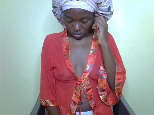 Eboniana live cam on BongaCams