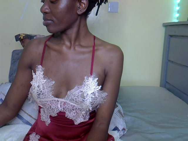 Eboniana live cam on BongaCams