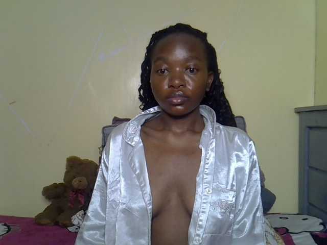 Eboniana live cam on BongaCams