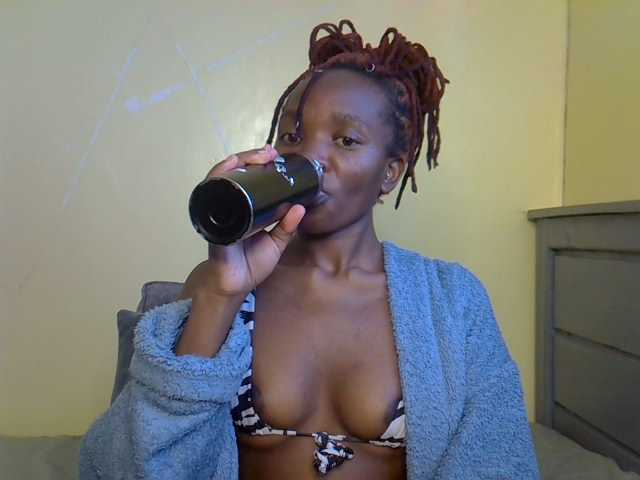 Eboniana live cam on BongaCams