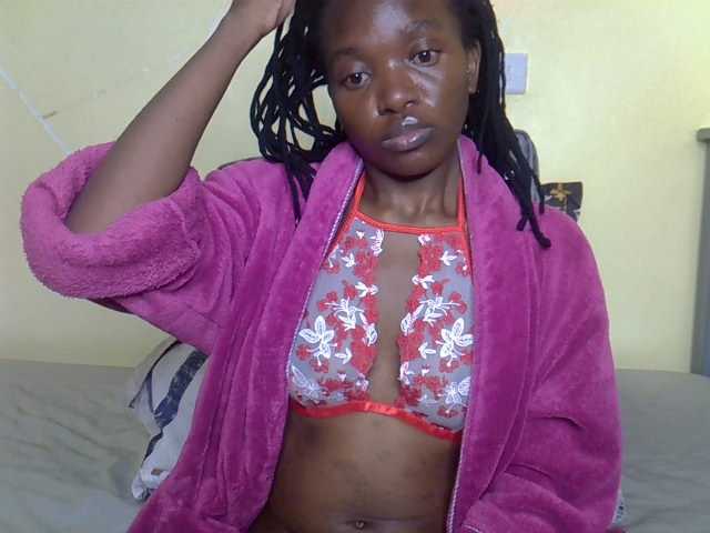 Eboniana live cam on BongaCams