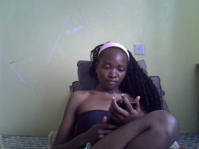 Eboniana live cam on BongaCams