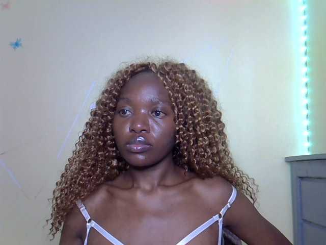Eboniana live cam on BongaCams
