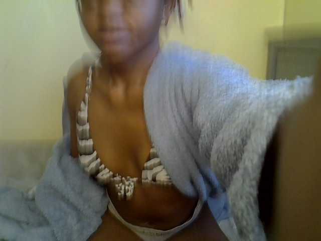 Eboniana live cam on BongaCams