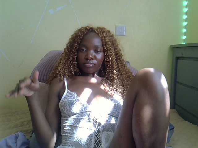 Eboniana live cam on BongaCams
