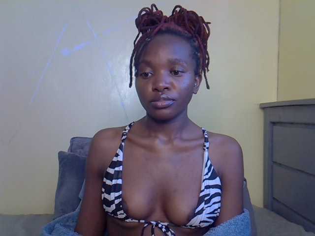 Eboniana live cam on BongaCams