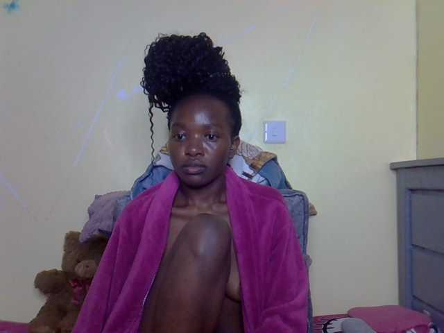 Eboniana live cam on BongaCams