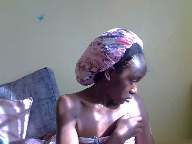 Eboniana live cam on BongaCams