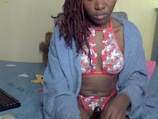 Eboniana live cam on BongaCams