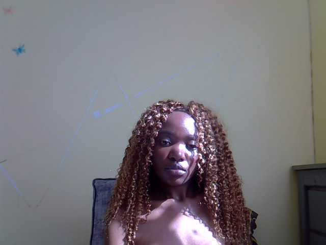 Eboniana live cam on BongaCams
