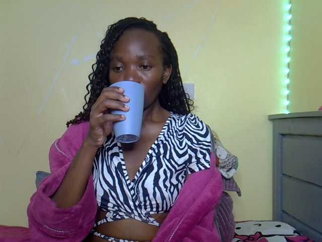 Eboniana live cam on BongaCams