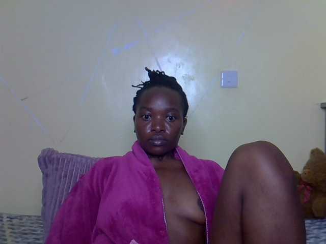Eboniana live cam on BongaCams