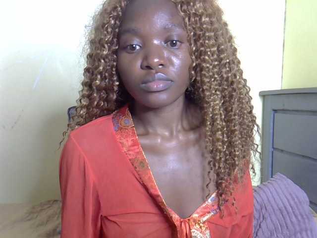 Eboniana live cam on BongaCams